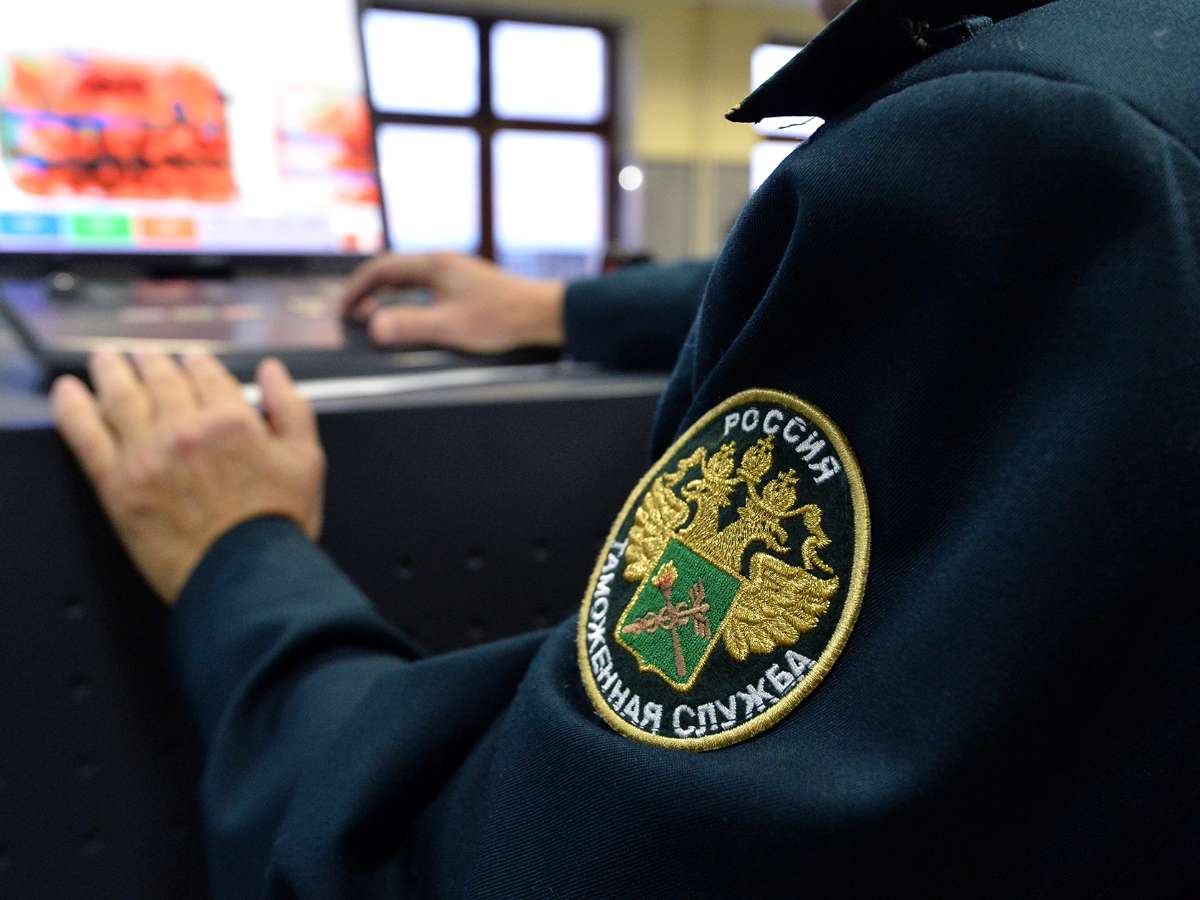 Экс-главу Астраханской таможни будут судить.