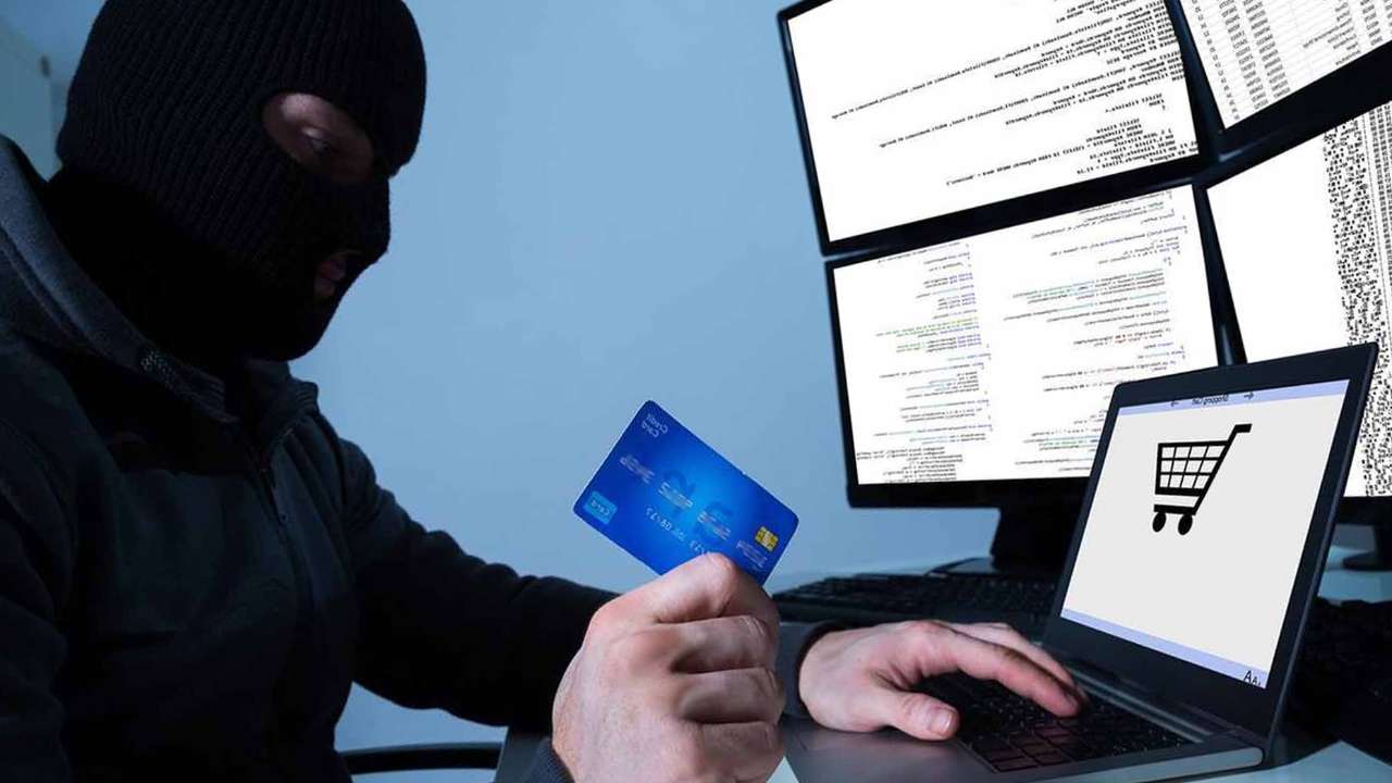 В России появился закон, который позволит предотвращать хищения с банковских карт