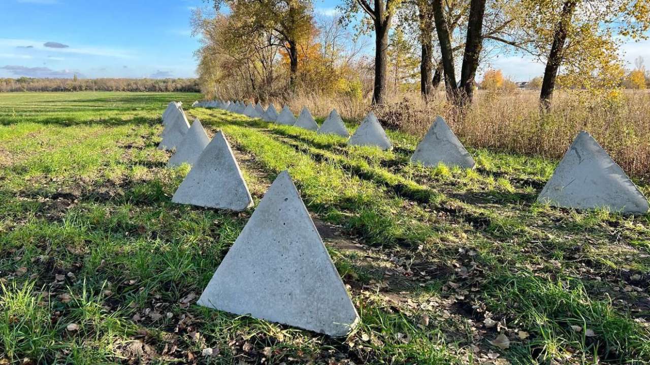 В Белгородской области приступили к возведению противотанковых сооружений