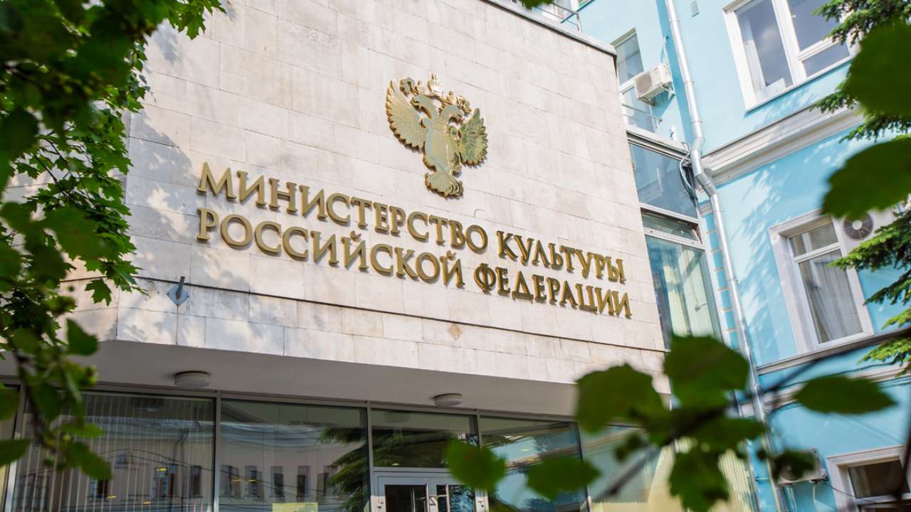 Из российского проката начали отзывать пропагандирующие ЛГБТ фильмы, снятые частными студиями