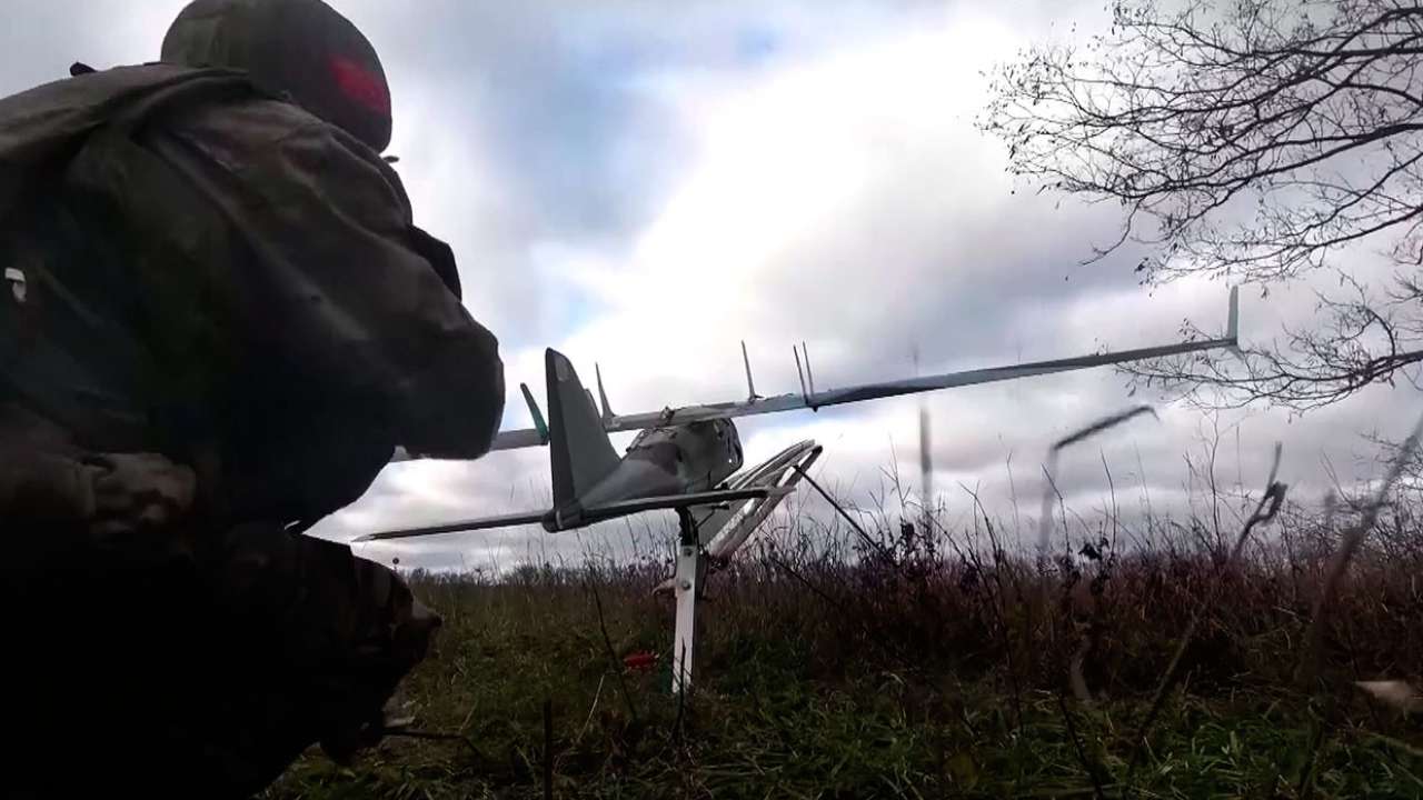 Минобороны впервые показало кадры боевой работы беспилотников «Москит» в зоне СВО