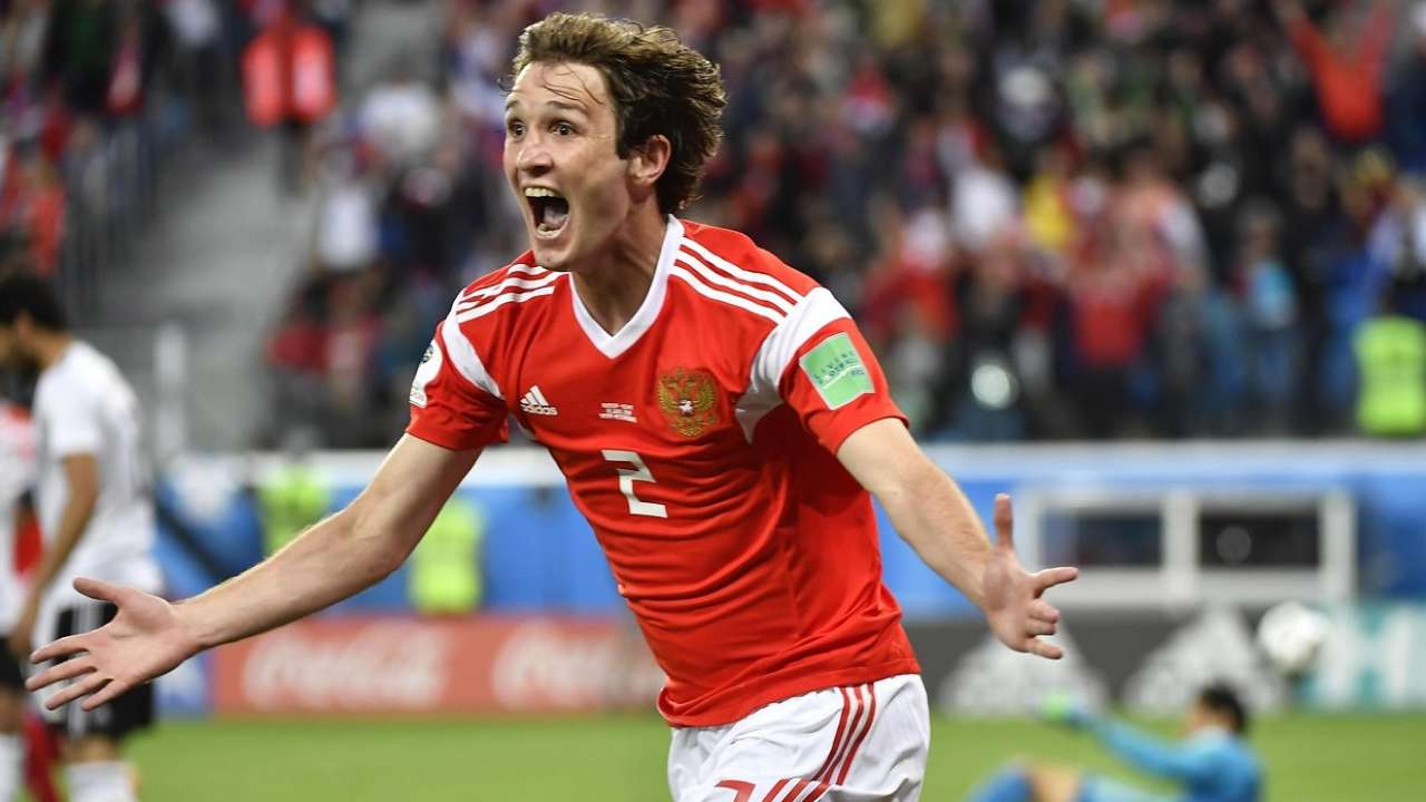 Экс-игрок футбольной сборной России Марио Фернандес заявил о возобновлении карьеры