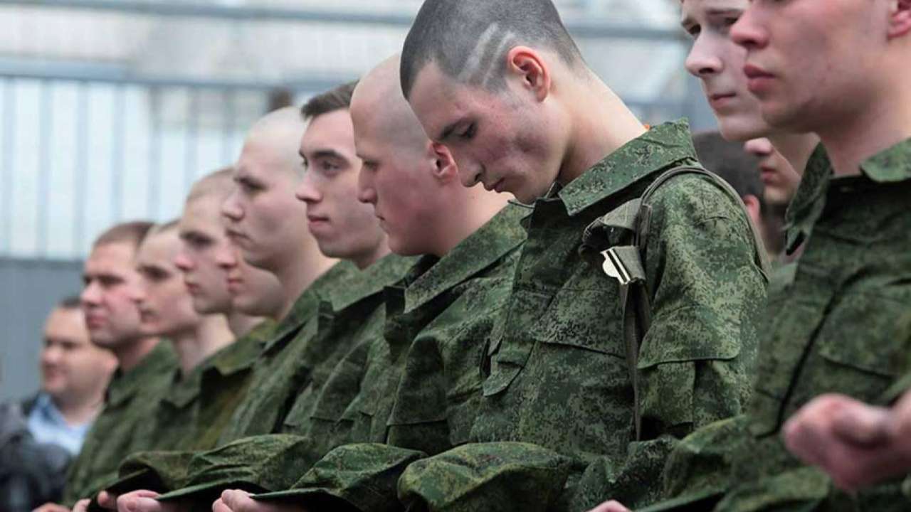 Шойгу заявил о планах повысить призывной возраст 