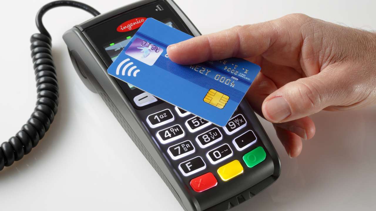 Крупнейший производитель POS-терминалов для безналичной оплаты Ingenico хочет уйти из России