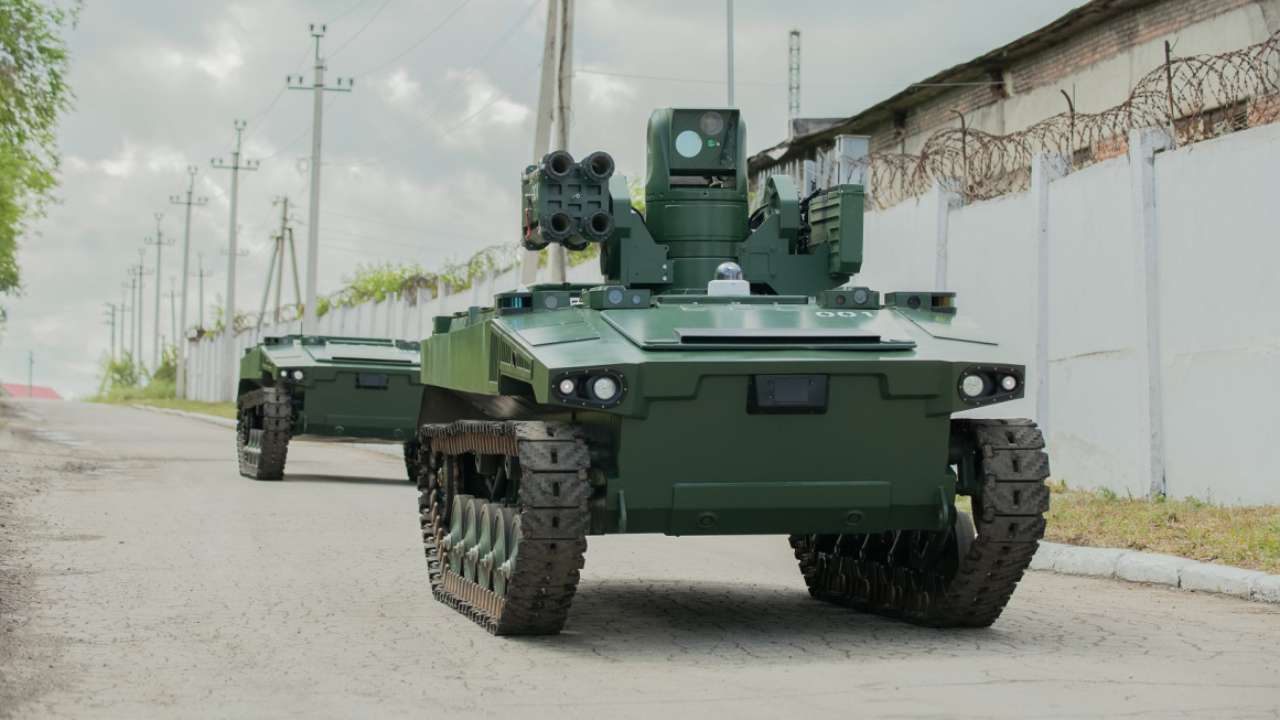 Рогозин сообщил о готовности к отправке в зону СВО первой партии боевых роботов «Маркер», способных поражать танки Abrams и Leopard