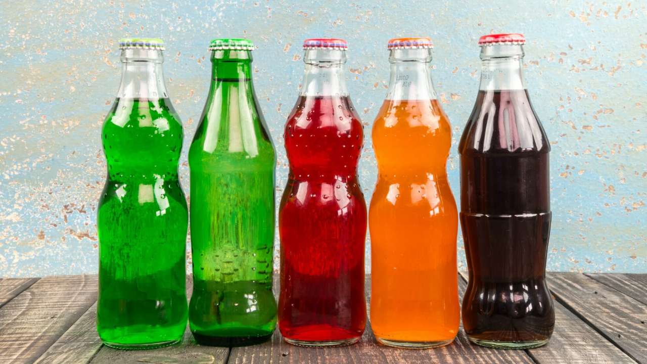 Минпромторг намерен начать эксперимент по маркировке безалкогольных напитков в России с 15 мая 2023 года