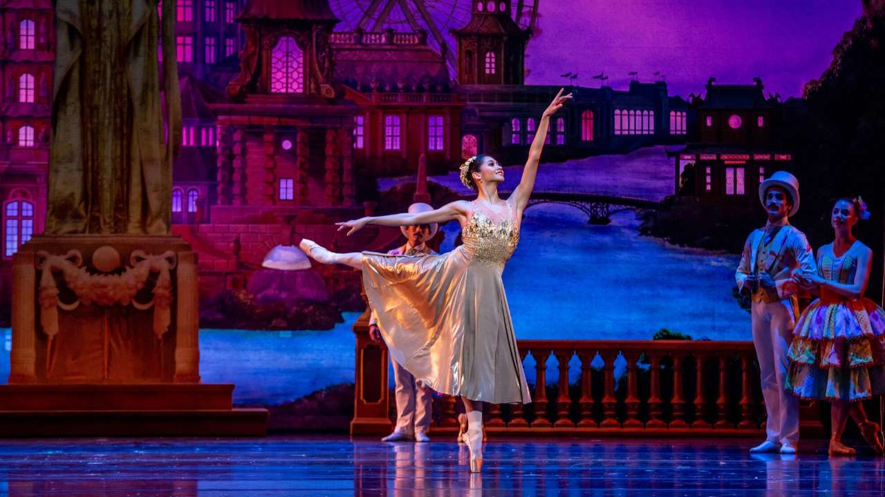 Россия окажет финансовую поддержку русским театрам за рубежом