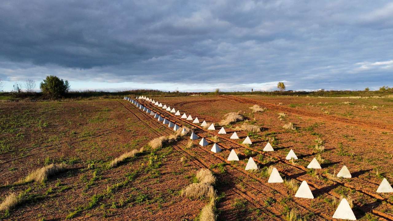Мишустин призвал не сбавлять темпы возведения фортификационных сооружений в зоне СВО