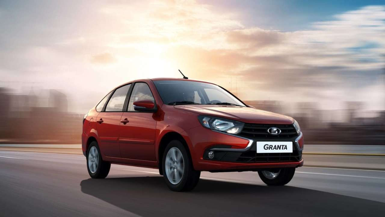 Россияне купили рекордное количество автомобилей Lada Granta