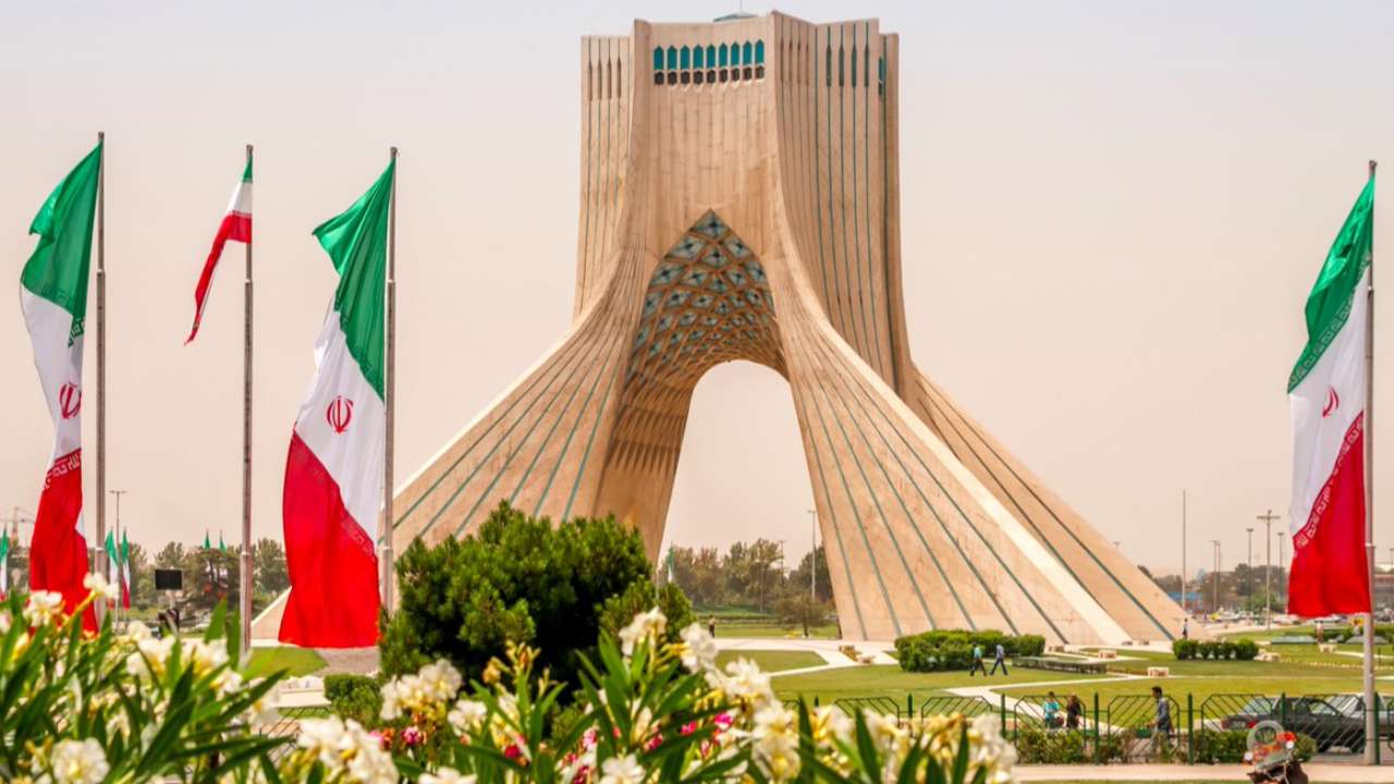 Соглашение о безвизовых поездках между Россией и Ираном заработает летом 2023 года