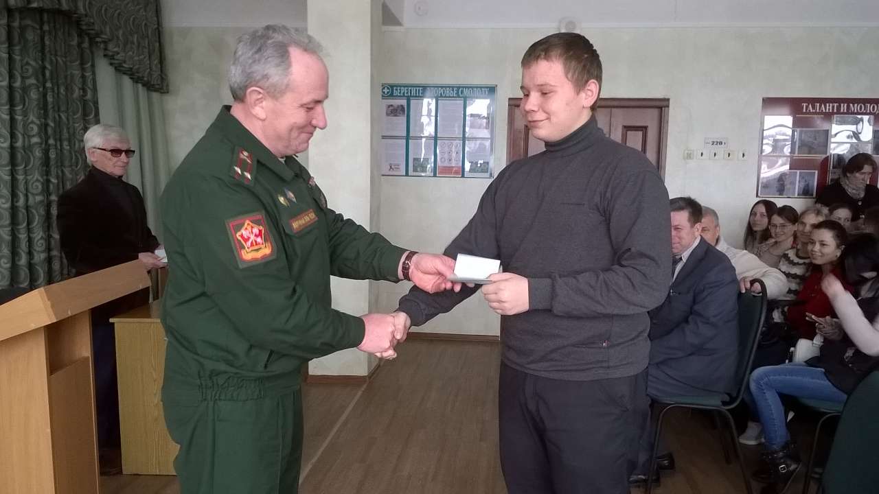 Минобороны хочет разрешить постановку на воинский учет без личной явки в военкомат