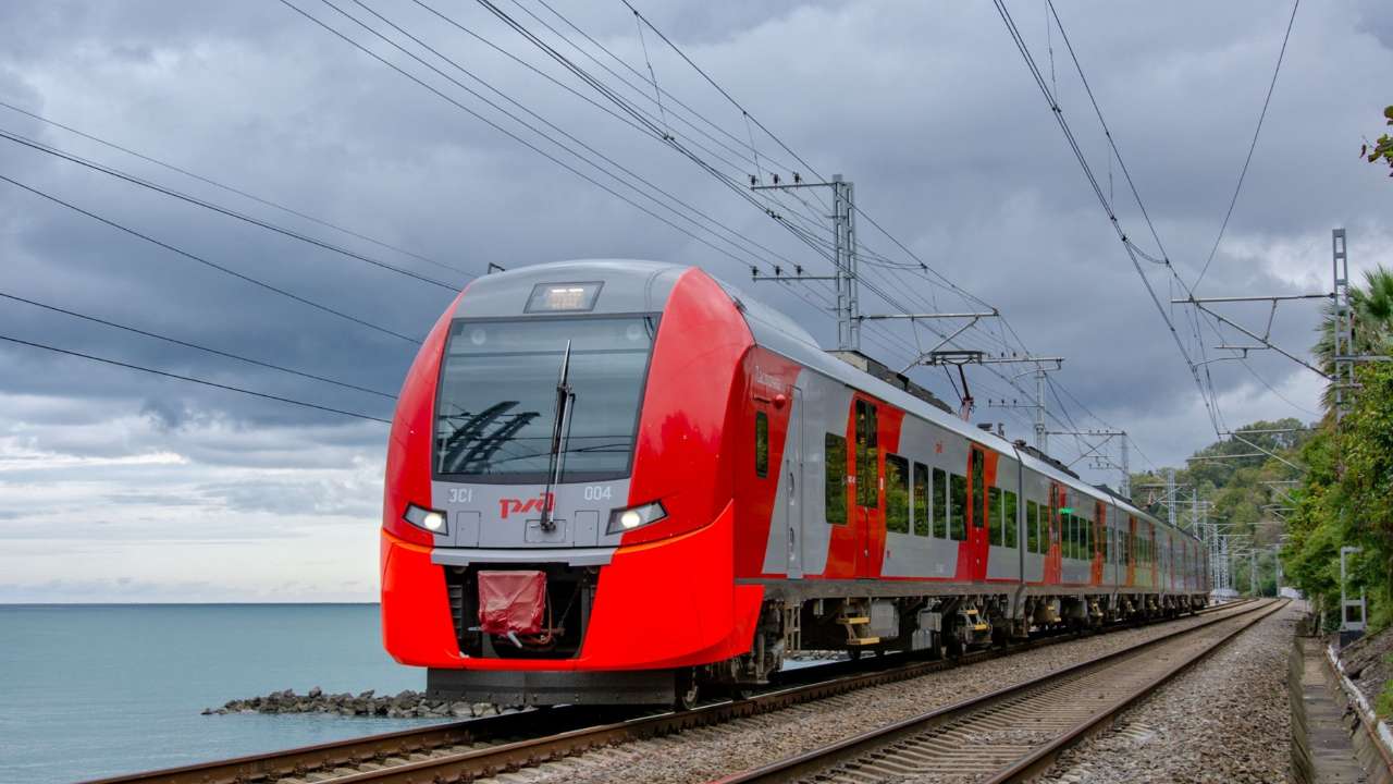 Между Сочи и Гагрой начали курсировать скоростные «Ласточки»