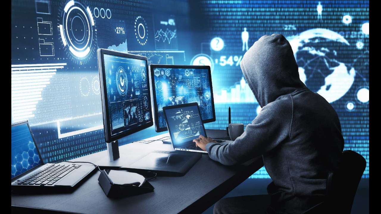 Путин подписал закон о конфискации у хакеров незаконно полученного имущества