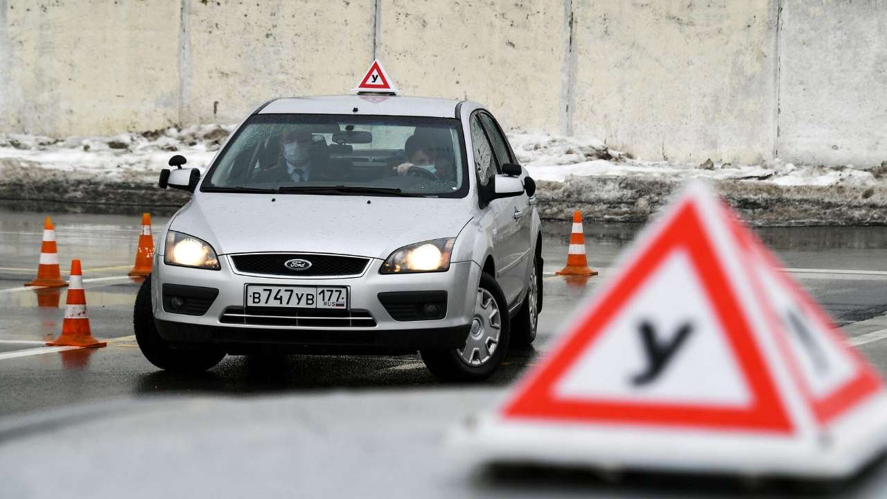 Уклонистов от армии не допустят до сдачи экзамена на получение водительских прав 