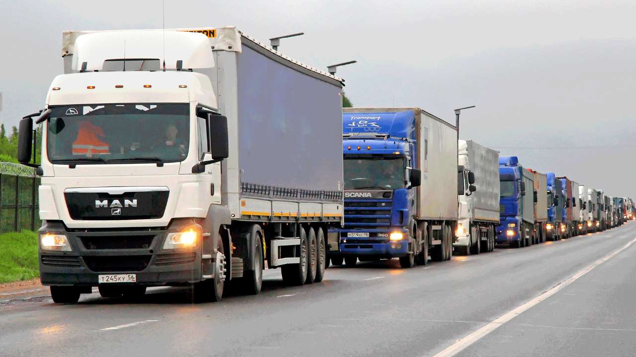 Российские грузоперевозчики попросили помощи у правительства