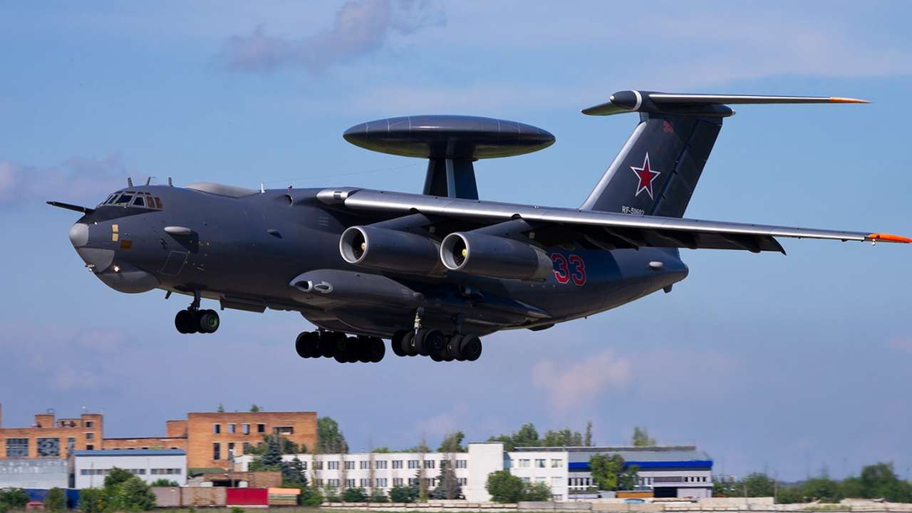 ВКС России получили модернизированный «летающий радар» А-50У