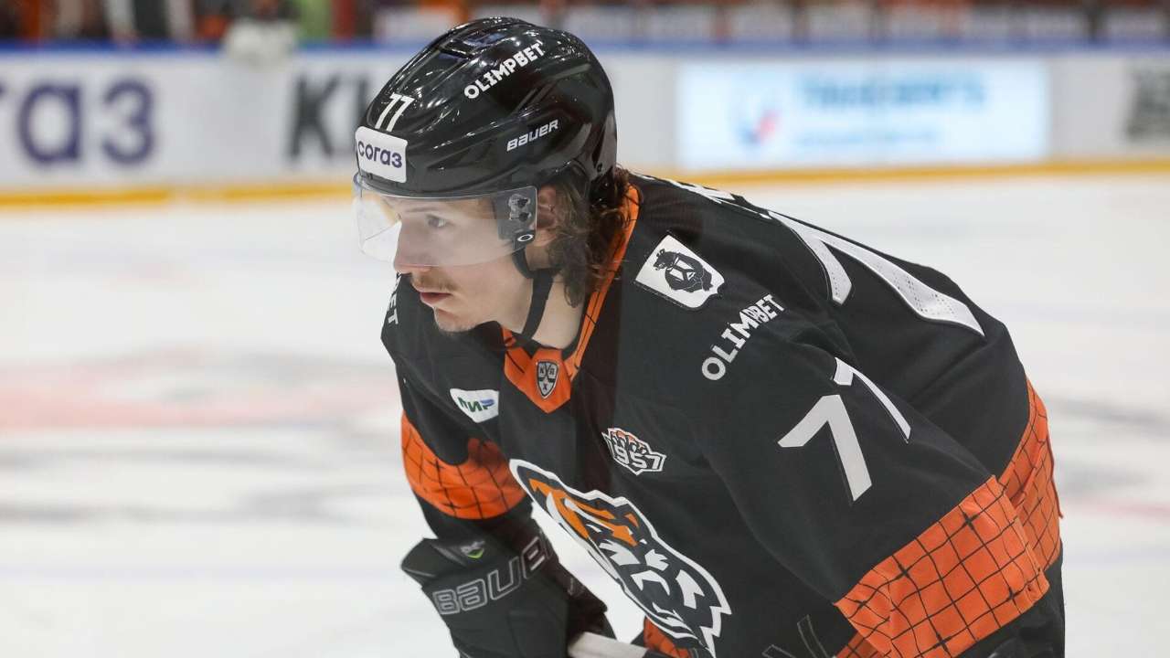 Путин предоставил российское гражданство канадскому хоккеисту Кэмерону Ли