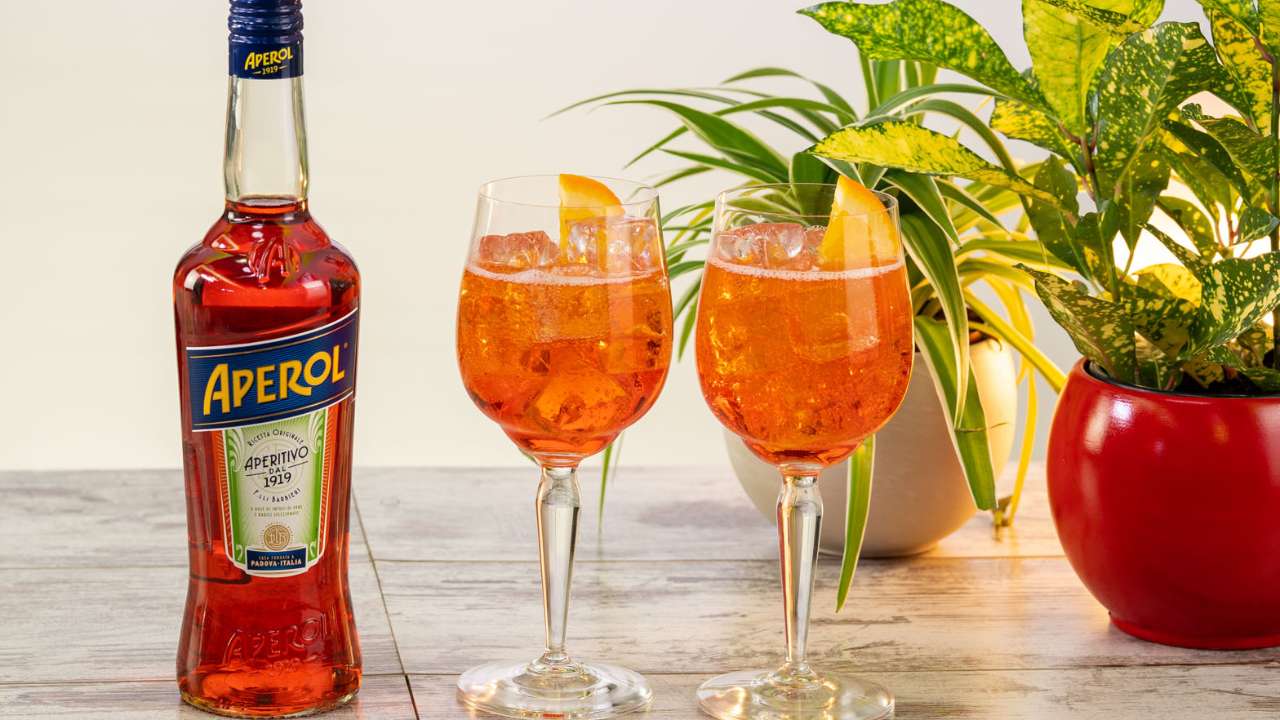 Владелец бренда Aperol потребовал запретить параллельный импорт напитка в Россию
