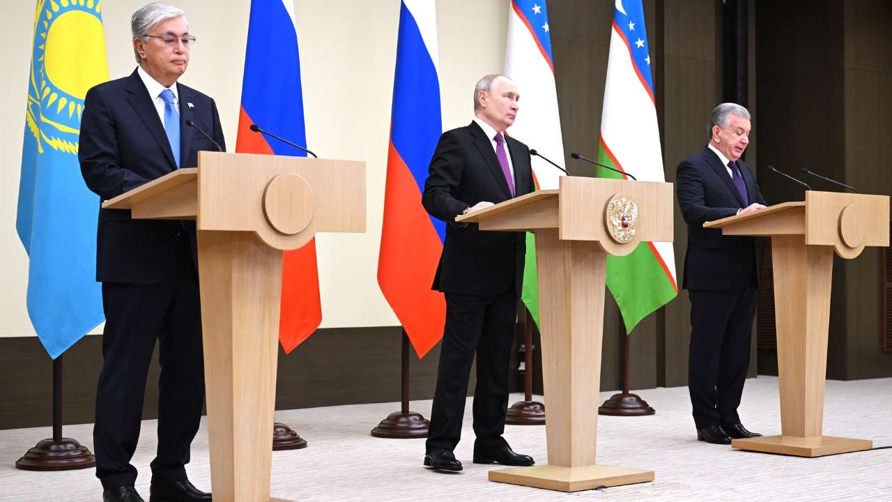 Россия начала поставлять газ в Узбекистан через территорию Казахстана