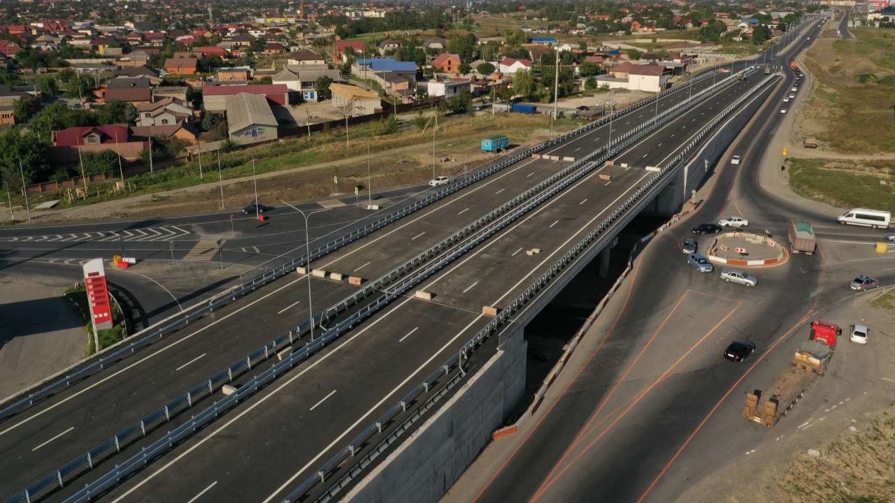 Путин открыл новые и отремонтированные дороги в пяти регионах страны