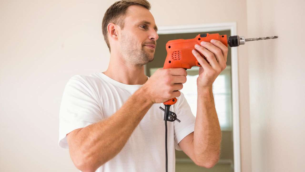 В России планируют установить единое время запрета на шум в жилых домах