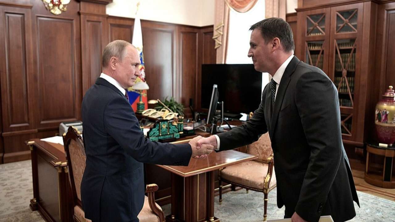 Путин попросил Патрушева объяснить рост цен на мясо птицы в России 