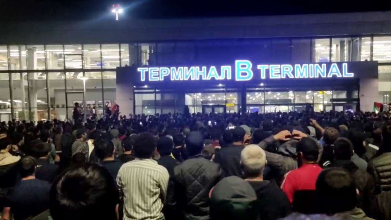 Бастрыкин взял на контроль дело о беспорядках в Махачкале 