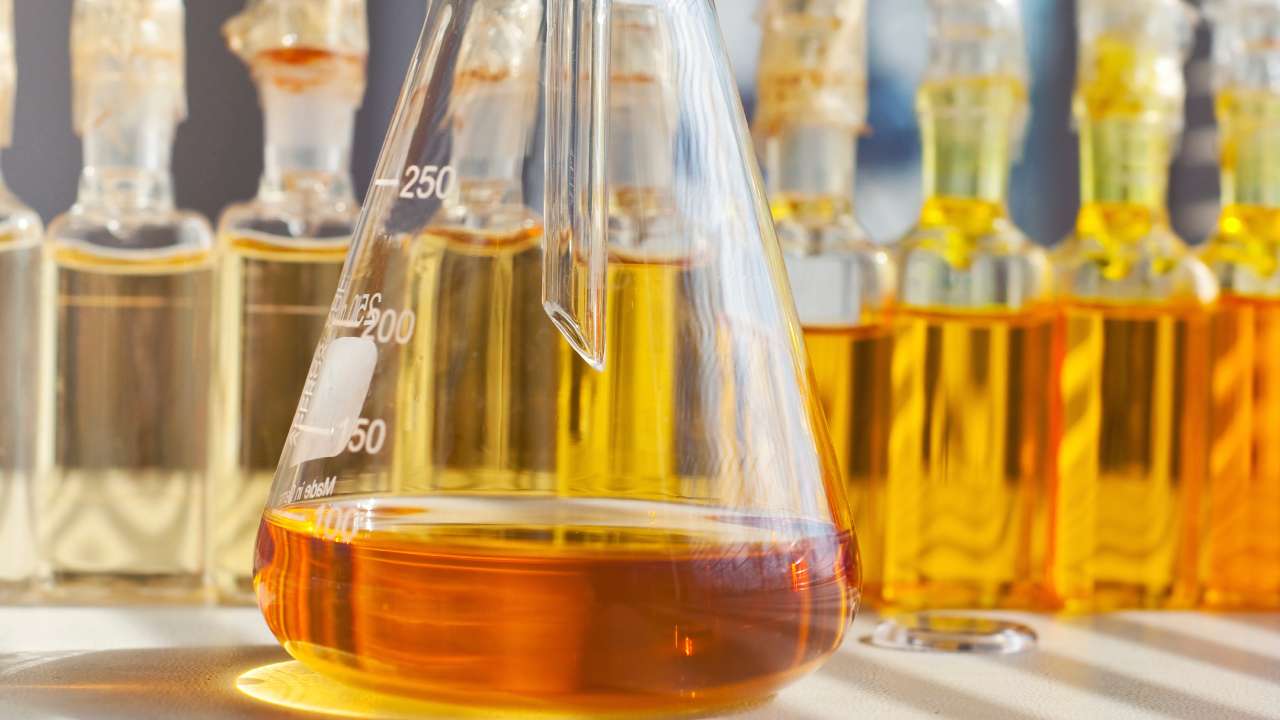 Ученые ТПУ разработали технологию получения автомобильного бензина из отходов газодобычи 