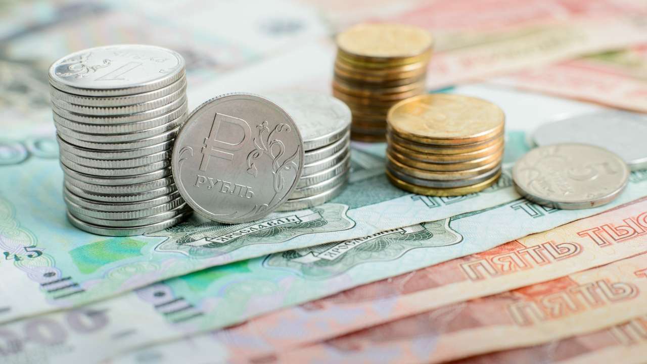 Путин анонсировал существенное увеличение МРОТ в 2024 году