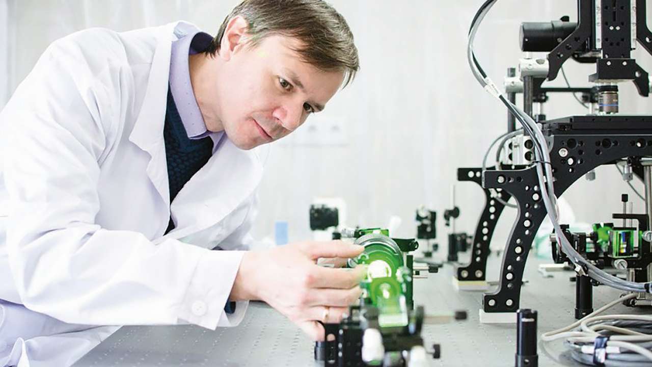 Путин поручил расширить финансирование российской науки