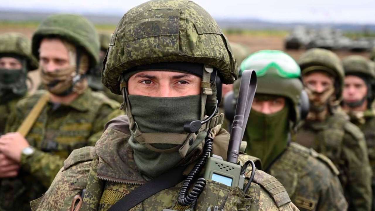 Правительство выделит 18 млрд рублей на помощь участвующим в СВО военным и их семьям