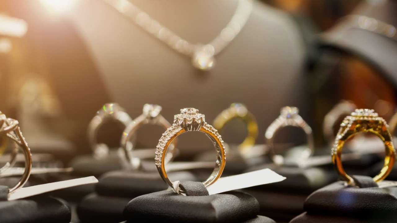В России отсрочили обязательную маркировку ювелирных изделий 