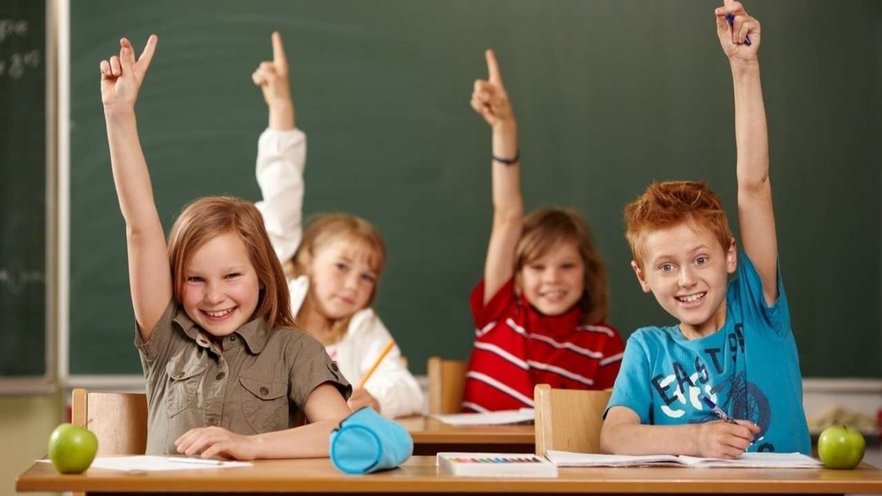 Путин поручил сократить домашние задания и убрать лишние контрольные в школах