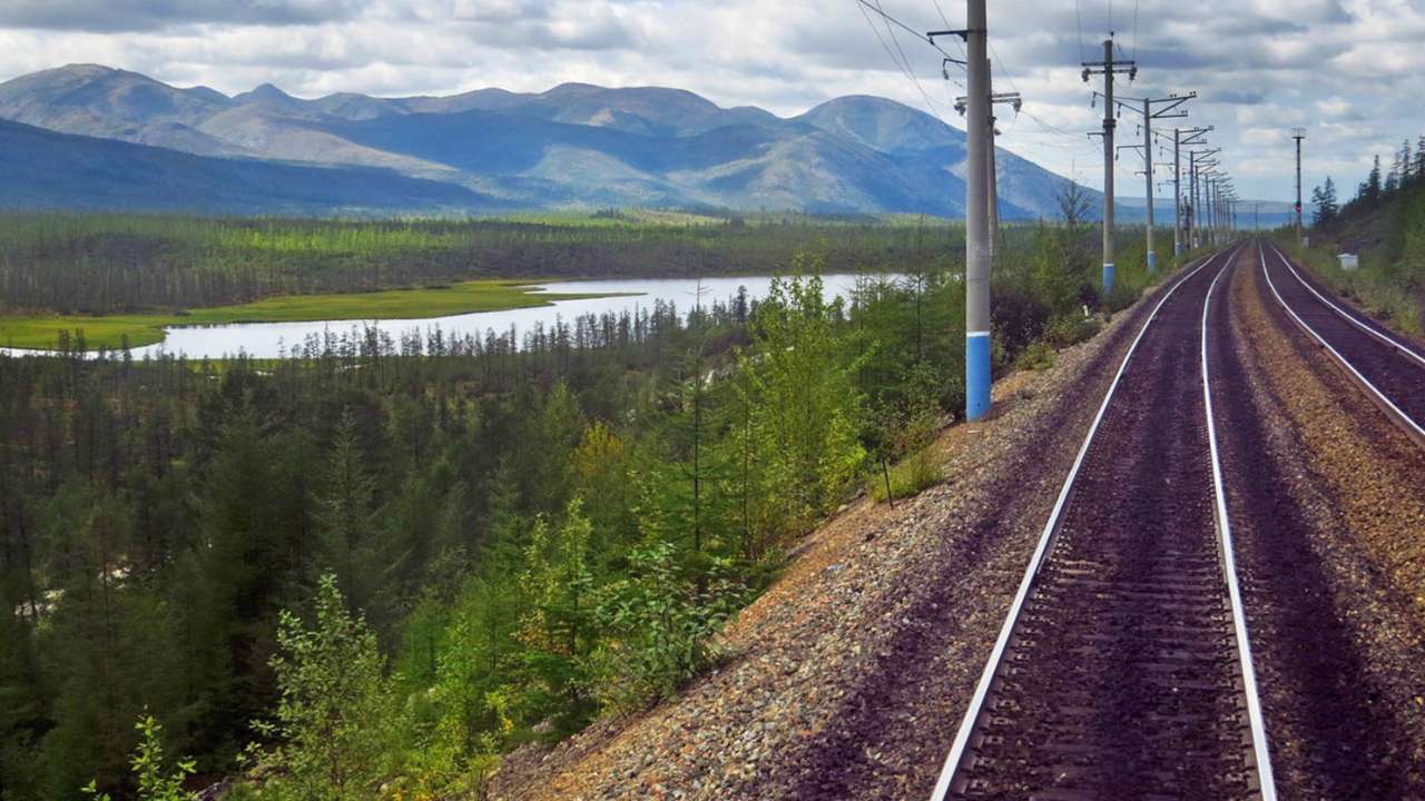 Путин поручил сделать БАМ полностью двухпутной 