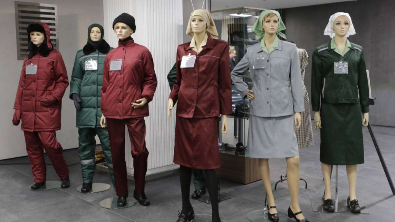 Минюст презентовал новую одежду для российских заключенных      
