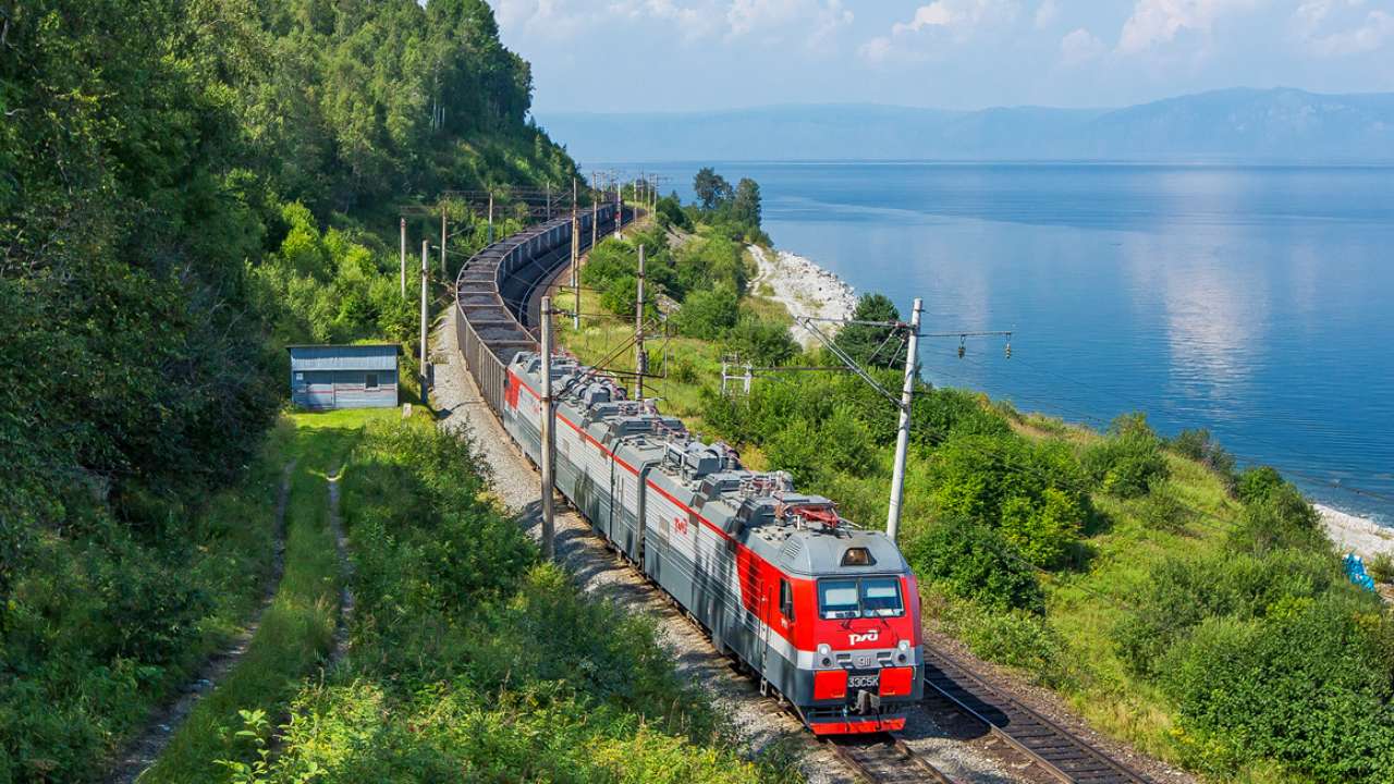 Путин поручил сократить до 16 часов время пути от Москвы до курортов Черного моря