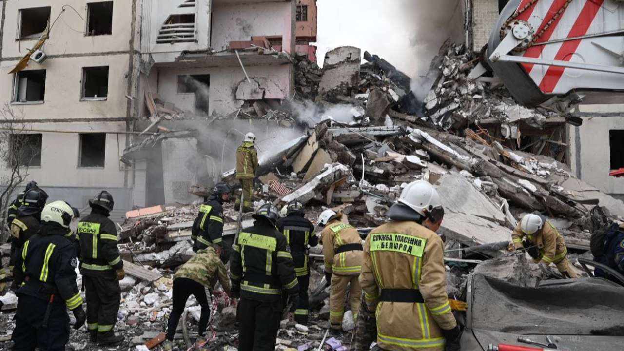 В Белгороде обрушился подъезд многоэтажки в результате ракетного обстрела ВСУ
