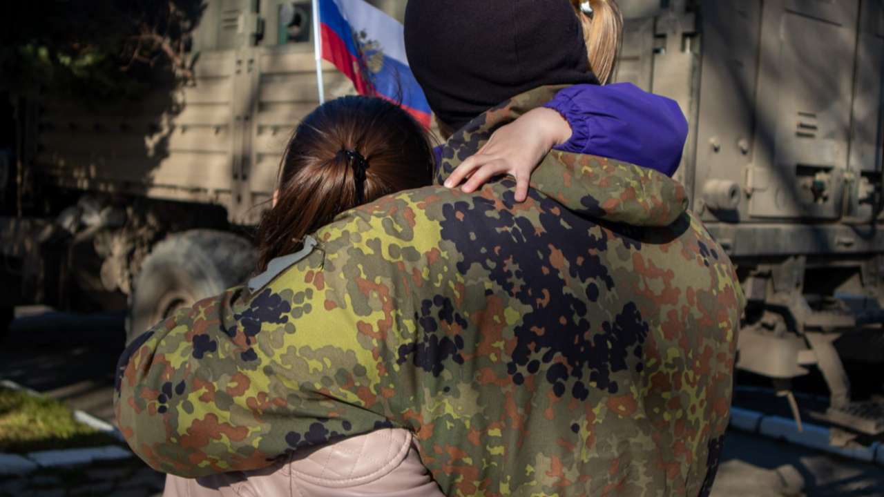 Правительство поддержало законопроект о признании законными супругами гражданских жен погибших участников СВО