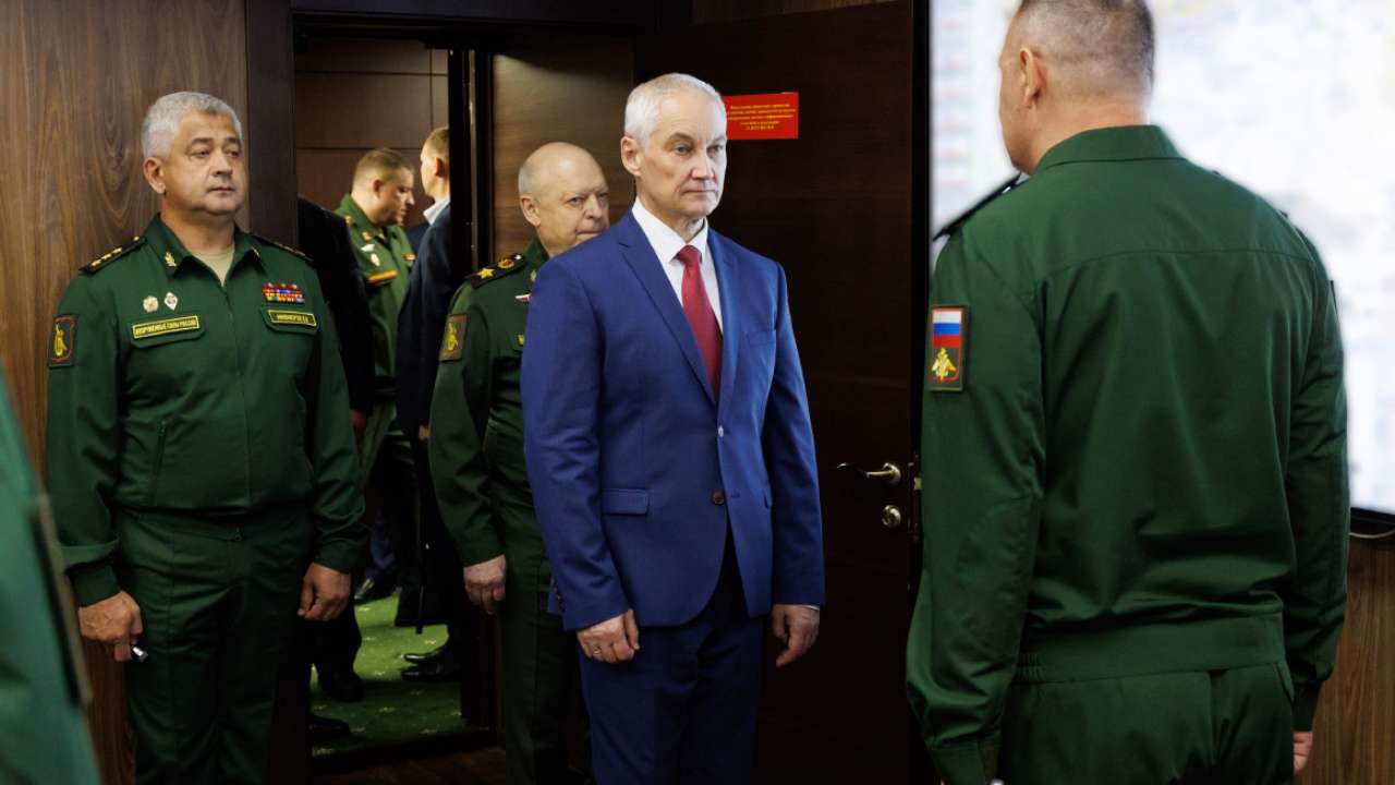 Путин сменил заместителей министра обороны 