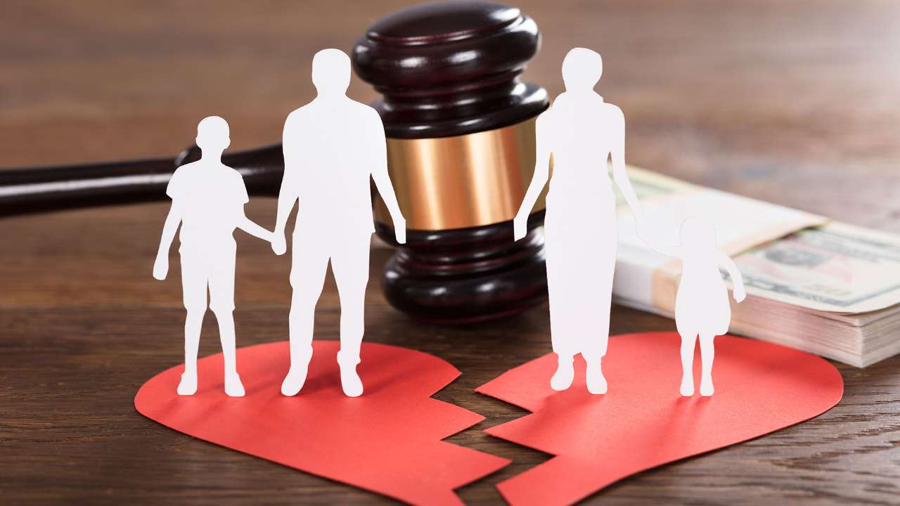 В России предложили запретить пропаганду разводов и одиночества