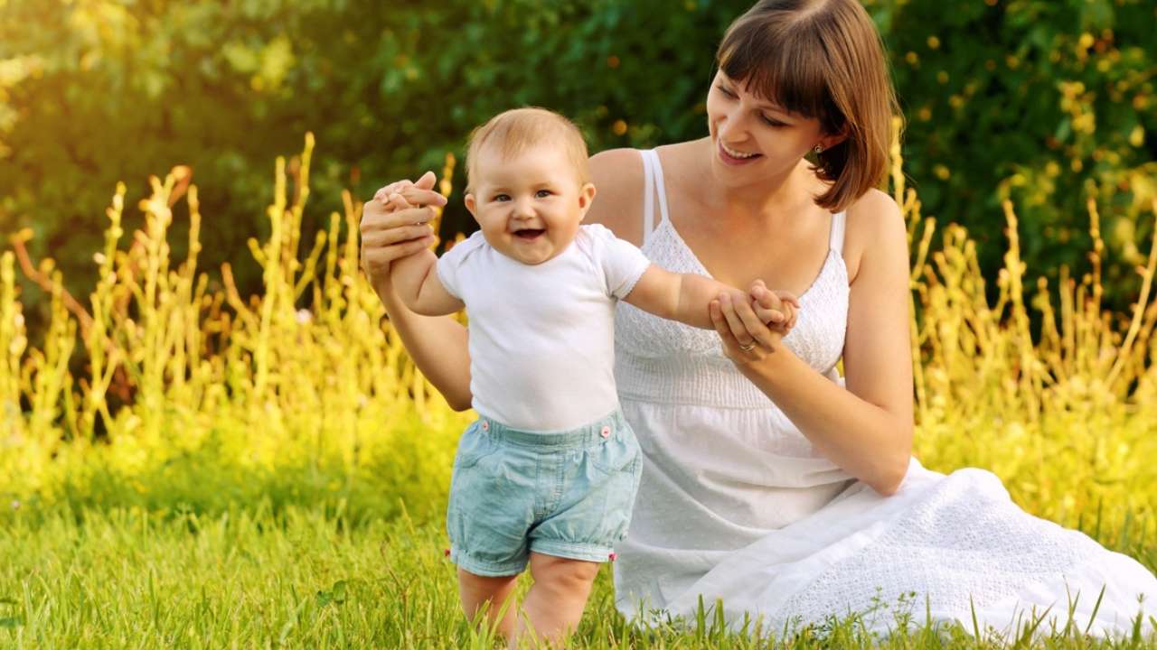 Стал известен средний возраст матерей в России 