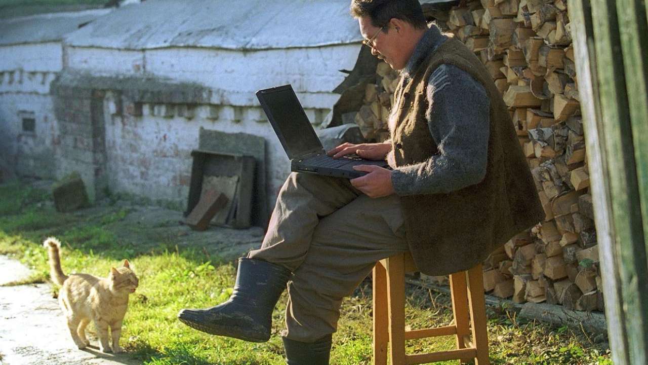 Минцифры намерено подключить к интернету 1,6 тыс. деревень и сёл России в 2025 году