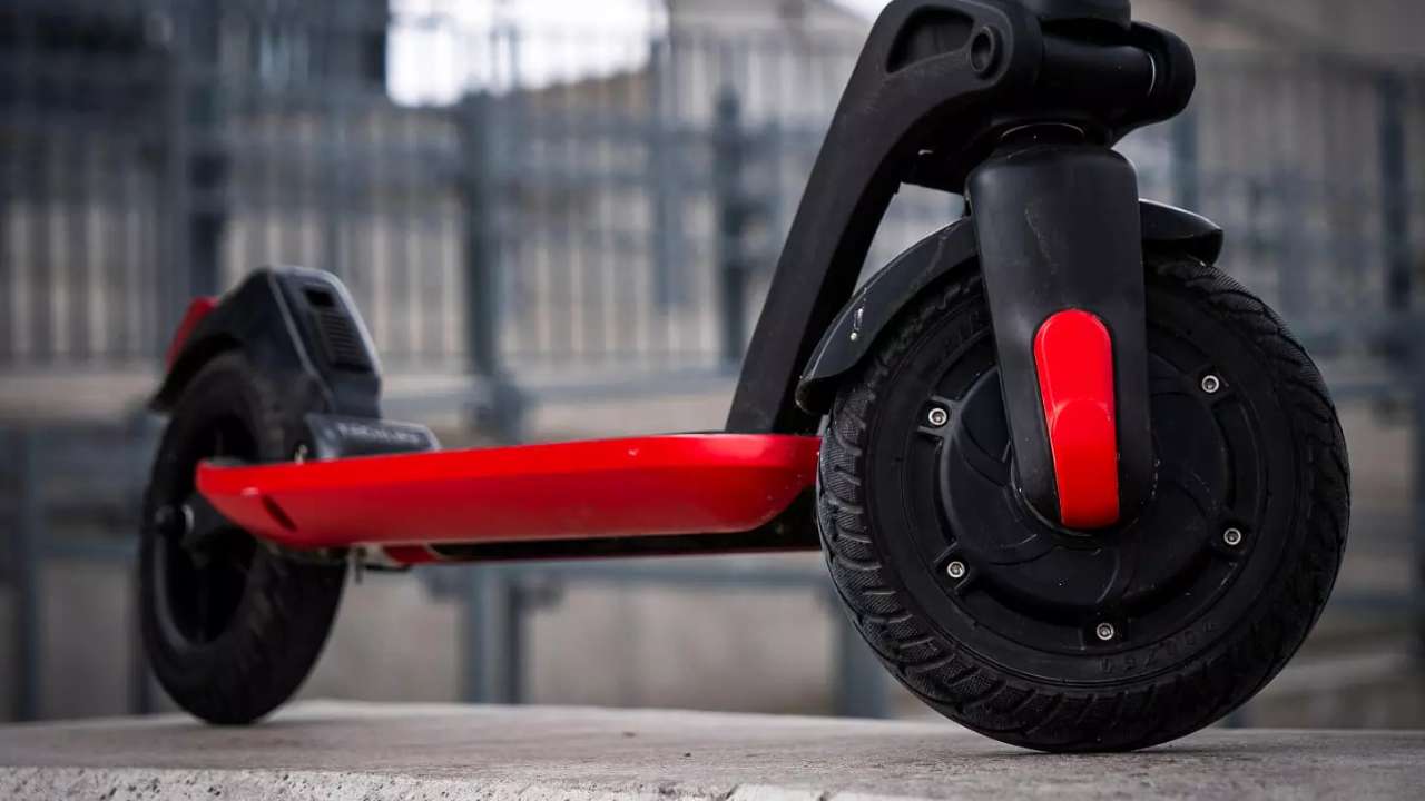 В российской столице ужесточили правила аренды электросамокатов